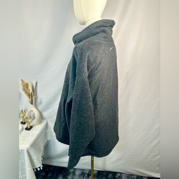 EUC Nike Heather Black Therma Fleece Cozy Cowl Pullover Sweater - Picture 13 of 16